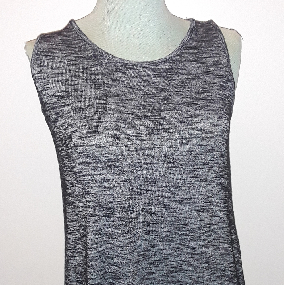 Your Perfect Travel or Workout Top by SUN KIM